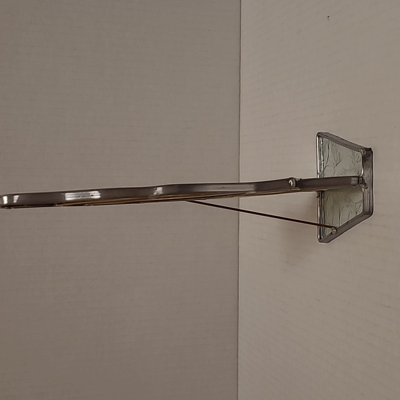 The Three Wisemen Stained Glass Figurines - Picture 4 of 16